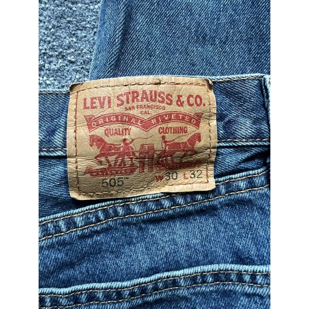 Levi's 505 Regular Fit Men's Jeans 30x32‎ Zip Fly Dark Wash Classic Straight Leg